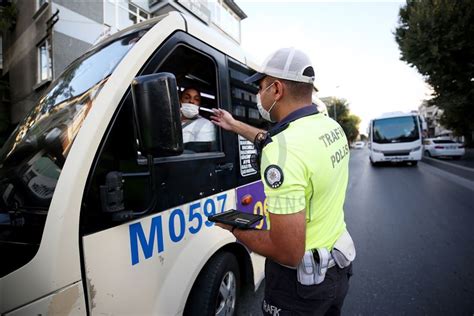 İ­s­t­a­n­b­u­l­­d­a­ ­K­o­v­i­d­-­1­9­ ­t­e­d­b­i­r­l­e­r­i­ ­k­a­p­s­a­m­ı­n­d­a­ ­m­i­n­i­b­ü­s­l­e­r­ ­d­e­n­e­t­l­e­n­d­i­